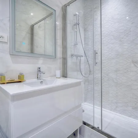 Brand New 2 Bedroom Forville - Wi Fi * Cannes
